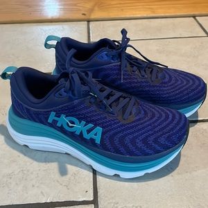 Hoka sneakers size 8